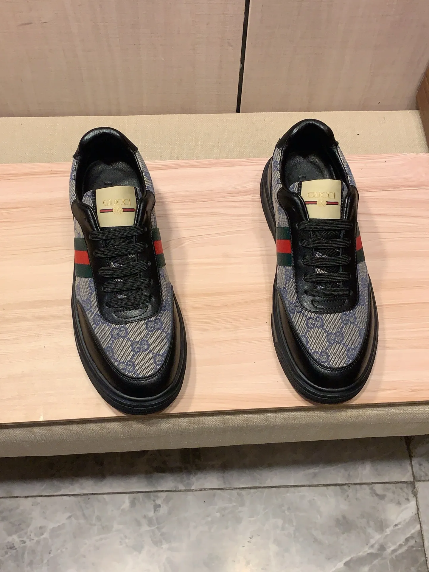 Men's Men's Shoes💰420💰💰🎩🎩[Lightning][Lightning] "Gucci*" The latest and most popular casual shoes, top brand [seduce] luxury ~ purchasing agency, top ~ quality. [Strong] The upper is made of imported breathable cowhide with material ➕ breathable sheepskin feet (•) and fine workmanship. The original stylish and stylish soft rubber wear-resistant and non-slip outsole is light and comfortable on the feet. The real thing looks better when photographed in person. 111: code: 38-44, 3️⃣ colors selected